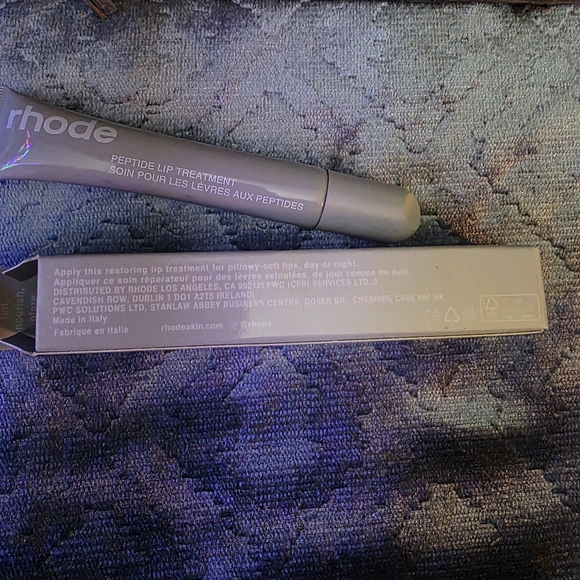 RHODE LIP PEPTIDE - Picture 3 of 8
